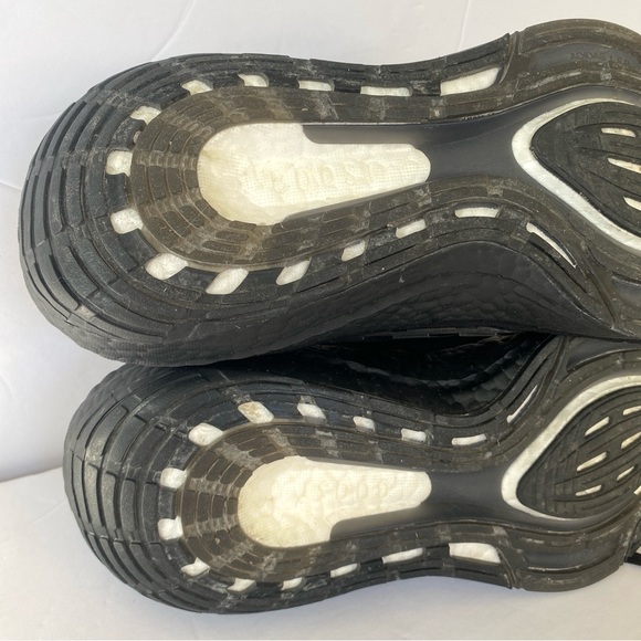 Adidas Ultraboost- worn once - Picture 15 of 15